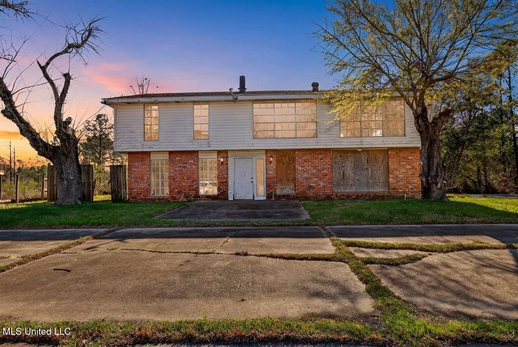 10149 River Drive, Bay Saint Louis, MS 39520