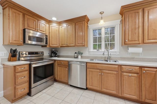 324 West Sutton Road, Sutton, MA 01590