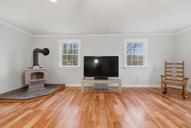 324 West Sutton Road, Sutton, MA 01590