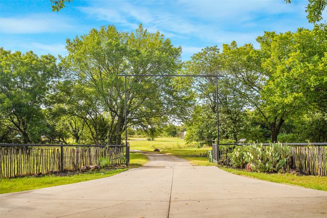 8525 County Road 528, Burleson, TX 76028