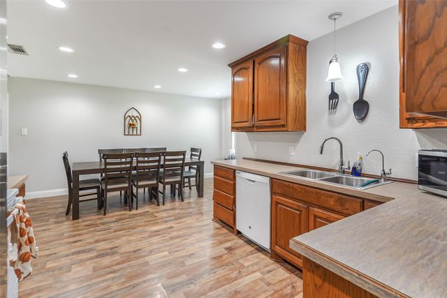 8525 County Road 528, Burleson, TX 76028