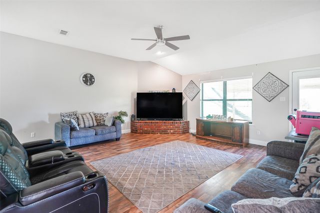 8525 County Road 528, Burleson, TX 76028
