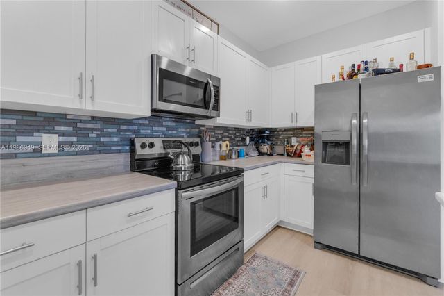 21068 NE 8th Avenue, Miami, FL 33179