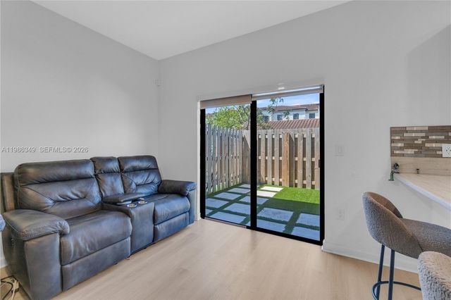 21068 NE 8th Avenue, Miami, FL 33179