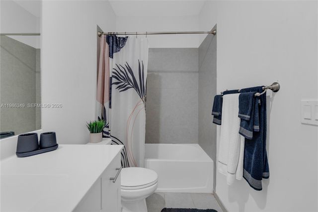 21068 NE 8th Avenue, Miami, FL 33179