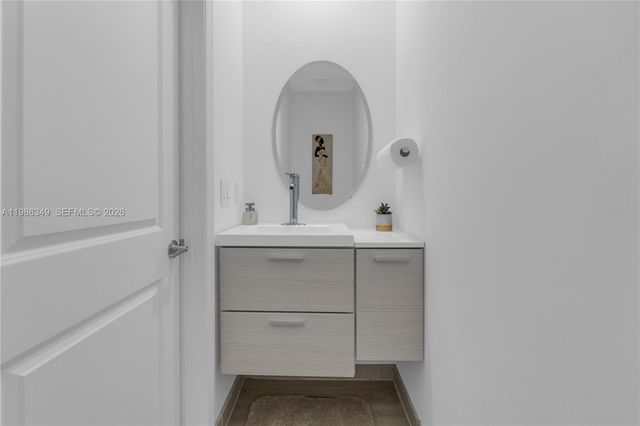 21068 NE 8th Avenue, Miami, FL 33179