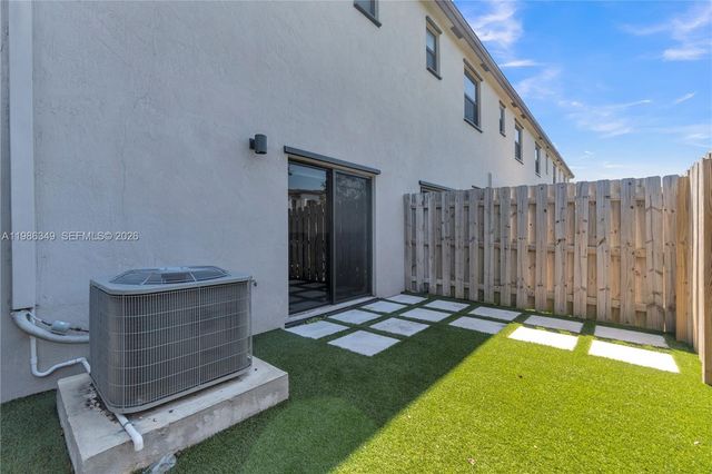 21068 NE 8th Avenue, Miami, FL 33179