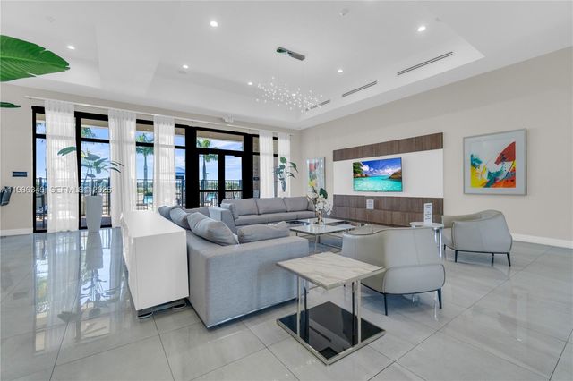 21068 NE 8th Avenue, Miami, FL 33179