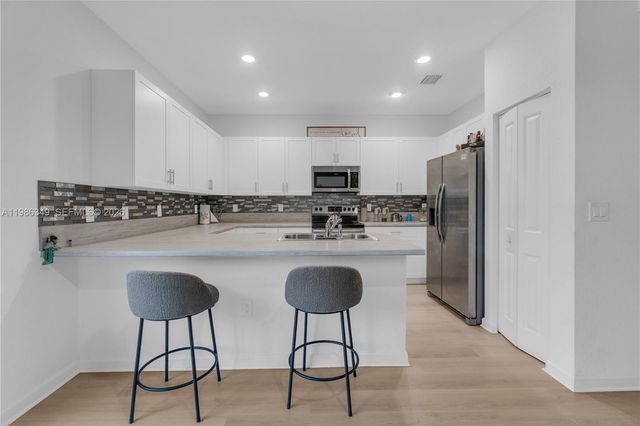 21068 NE 8th Avenue, Miami, FL 33179