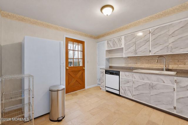 627 E Vail Road, Landing, NJ 07850