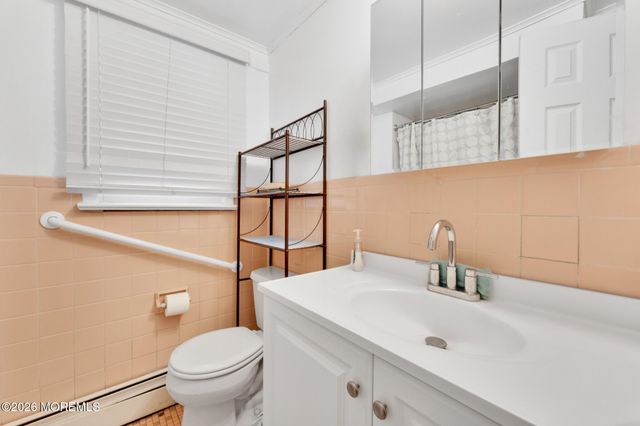 627 E Vail Road, Landing, NJ 07850