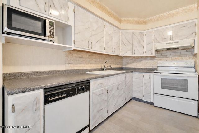 627 E Vail Road, Landing, NJ 07850