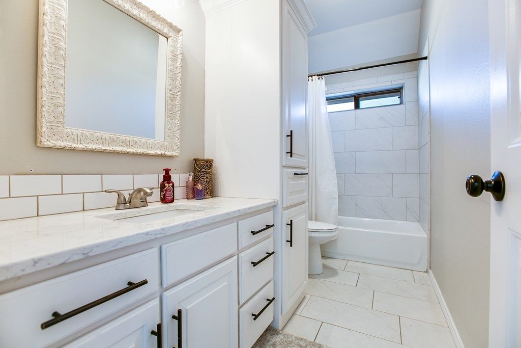 Image 22 of property listing at 8435 Lynx Lane, San Angelo, TX 76901