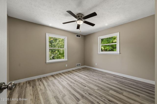 213 W French St, Elizabethtown, KY 42701