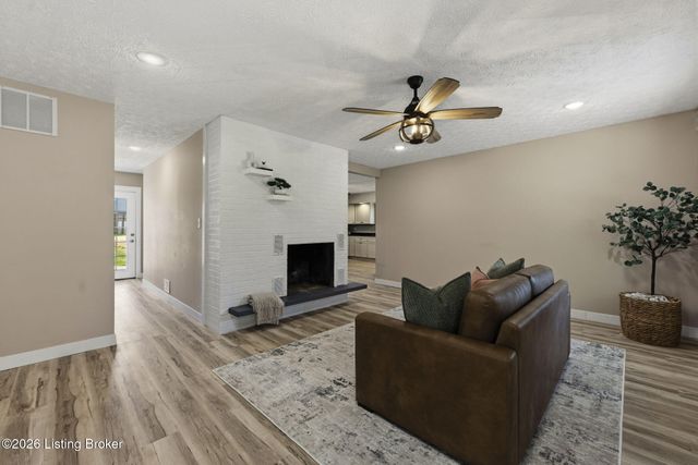 213 W French St, Elizabethtown, KY 42701