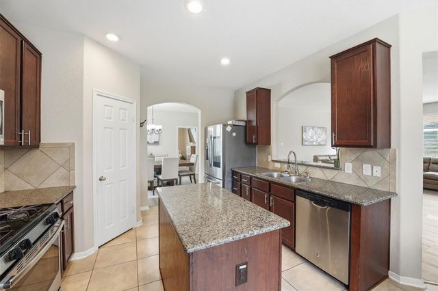 6810 Oaken Gate Way, Humble, TX 77338
