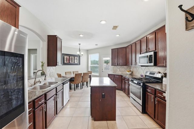 6810 Oaken Gate Way, Humble, TX 77338