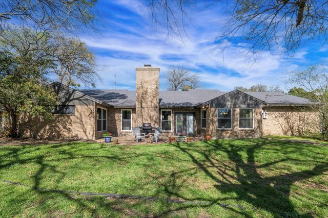 10010 Burgundy Lane, Woodway, TX 76712