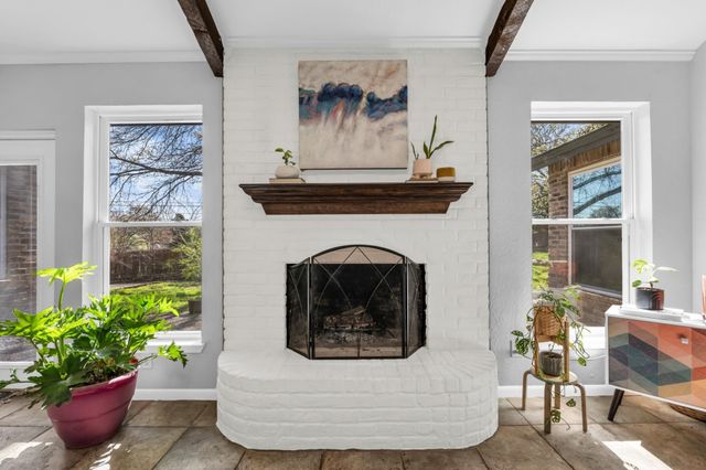 10010 Burgundy Lane, Woodway, TX 76712