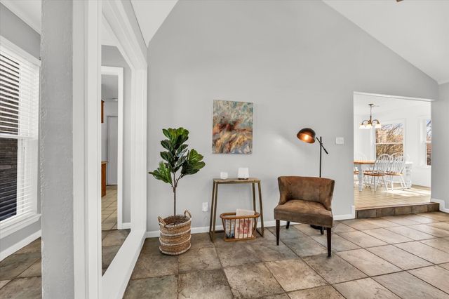 10010 Burgundy Lane, Woodway, TX 76712