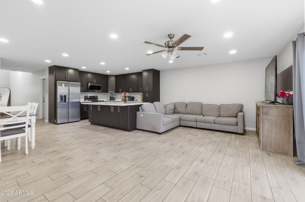 2431 E PUEBLO Avenue, Phoenix, AZ 85040 — photo 2