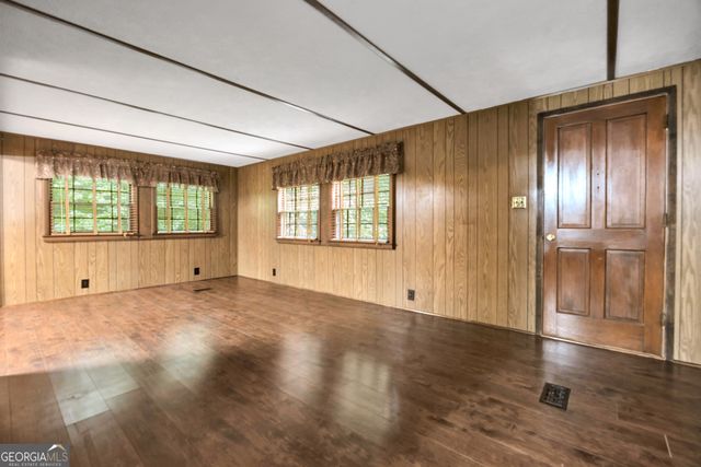 102 Geoffrey Lane, Oxford, GA 30054