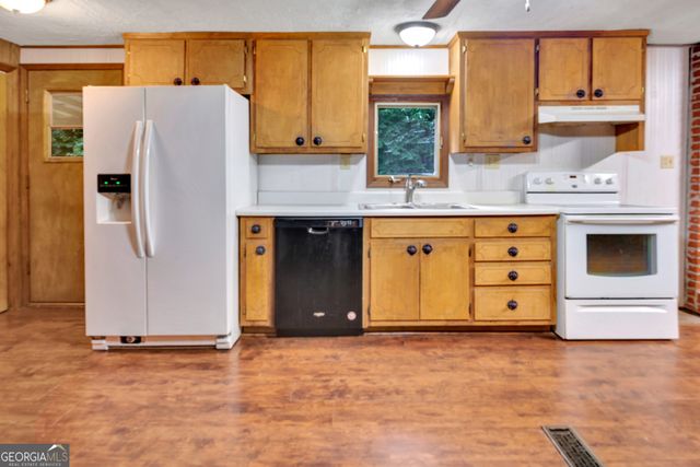 102 Geoffrey Lane, Oxford, GA 30054