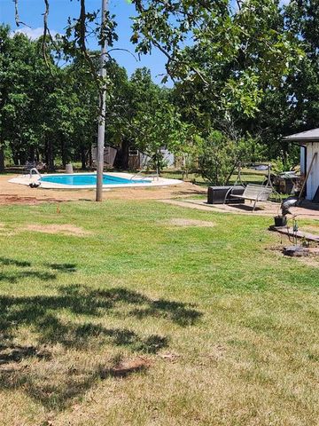 13904 S Dobbs Road, Mcloud, OK 74851