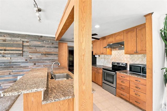 13904 S Dobbs Road, Mcloud, OK 74851