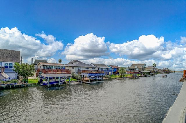 400 Ling, Bayou Vista, TX 77563