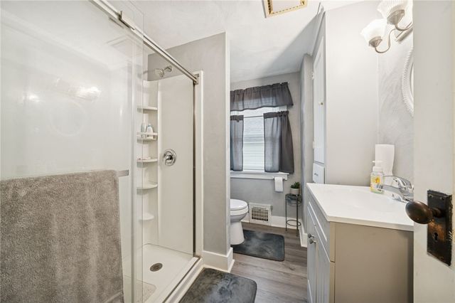 414 Guy St, Jeannette, PA 15644