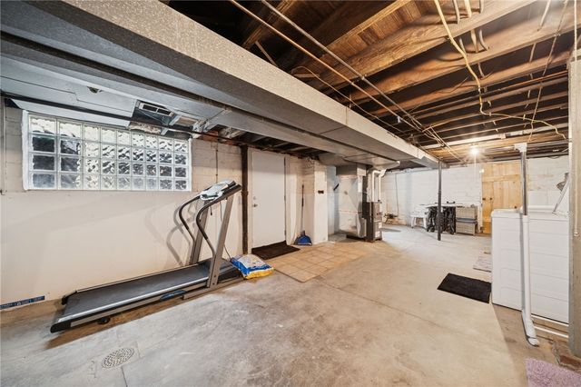 414 Guy St, Jeannette, PA 15644