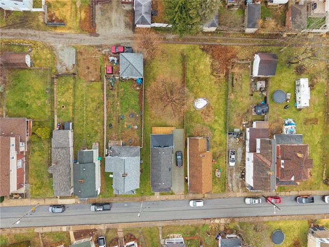 414 Guy St, Jeannette, PA 15644