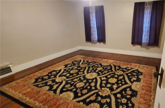 414 Guy St, Jeannette, PA 15644