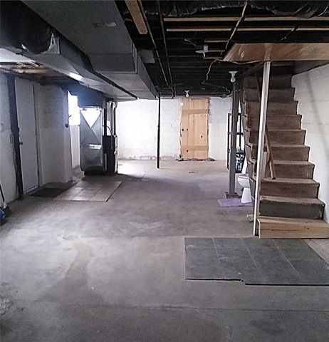 414 Guy St, Jeannette, PA 15644