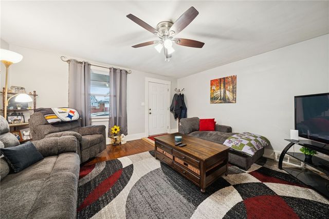 414 Guy St, Jeannette, PA 15644