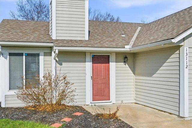 13112 S BROUGHAM Drive, Olathe, KS 66062