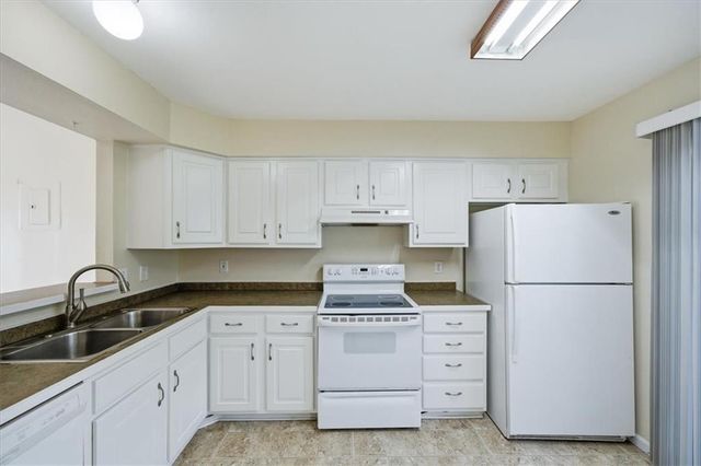 13112 S BROUGHAM Drive, Olathe, KS 66062