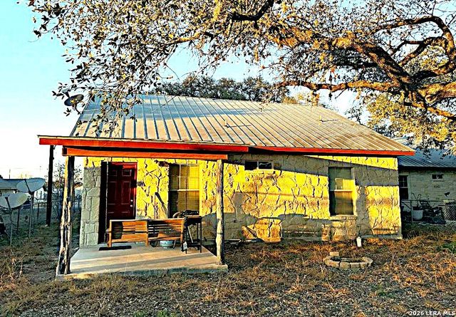 714 Houston, Pleasanton, TX 78064