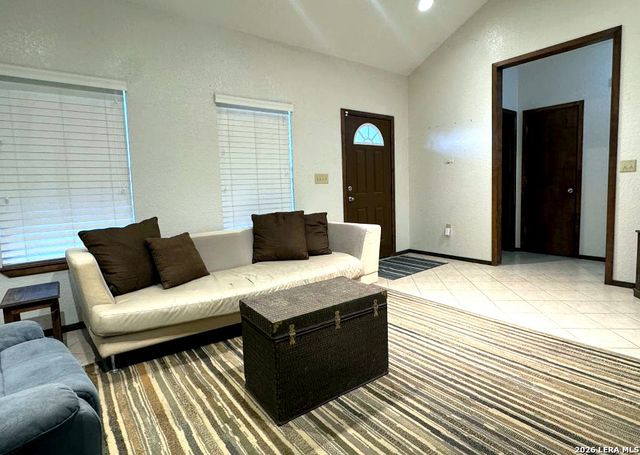 714 Houston, Pleasanton, TX 78064