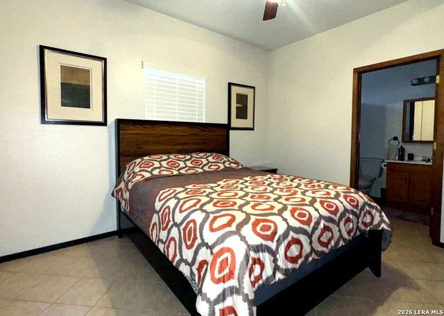 714 Houston, Pleasanton, TX 78064