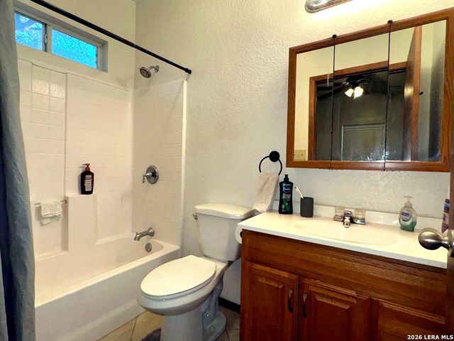 714 Houston, Pleasanton, TX 78064