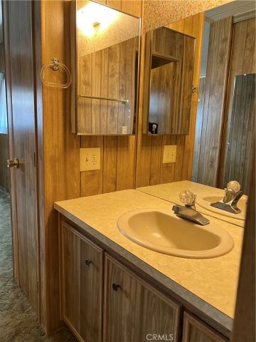 1111 W Johnston Avenue, Hemet, CA 92543