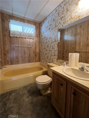 1111 W Johnston Avenue, Hemet, CA 92543