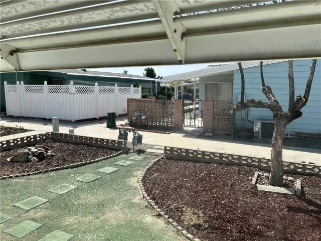 1111 W Johnston Avenue, Hemet, CA 92543