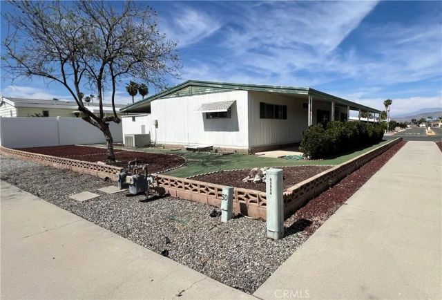 1111 W Johnston Avenue, Hemet, CA 92543