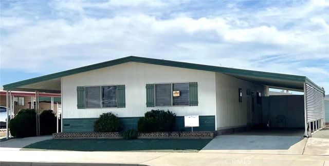 1111 W Johnston Avenue, Hemet, CA 92543