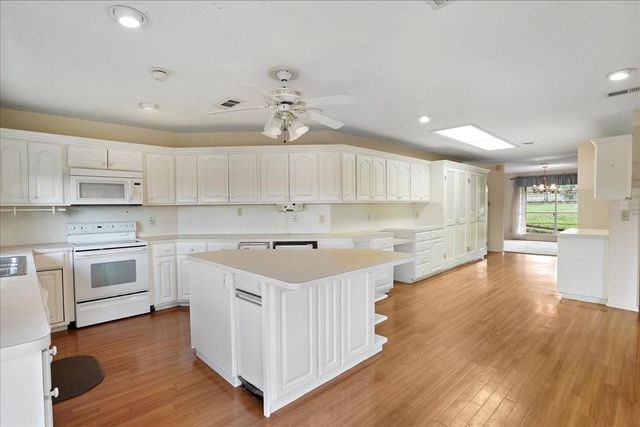 24900 Pedernales Canyon TRL, Spicewood, TX 78669