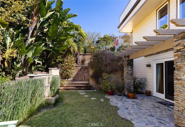 31953 10th Avenue, Laguna Beach, CA 92651