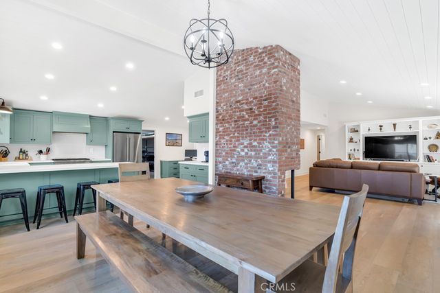 20509 Rhoda, Woodland Hills, CA 91367